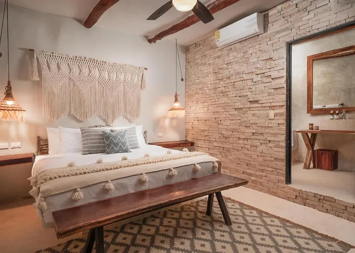 Mistiq Hotel 4*